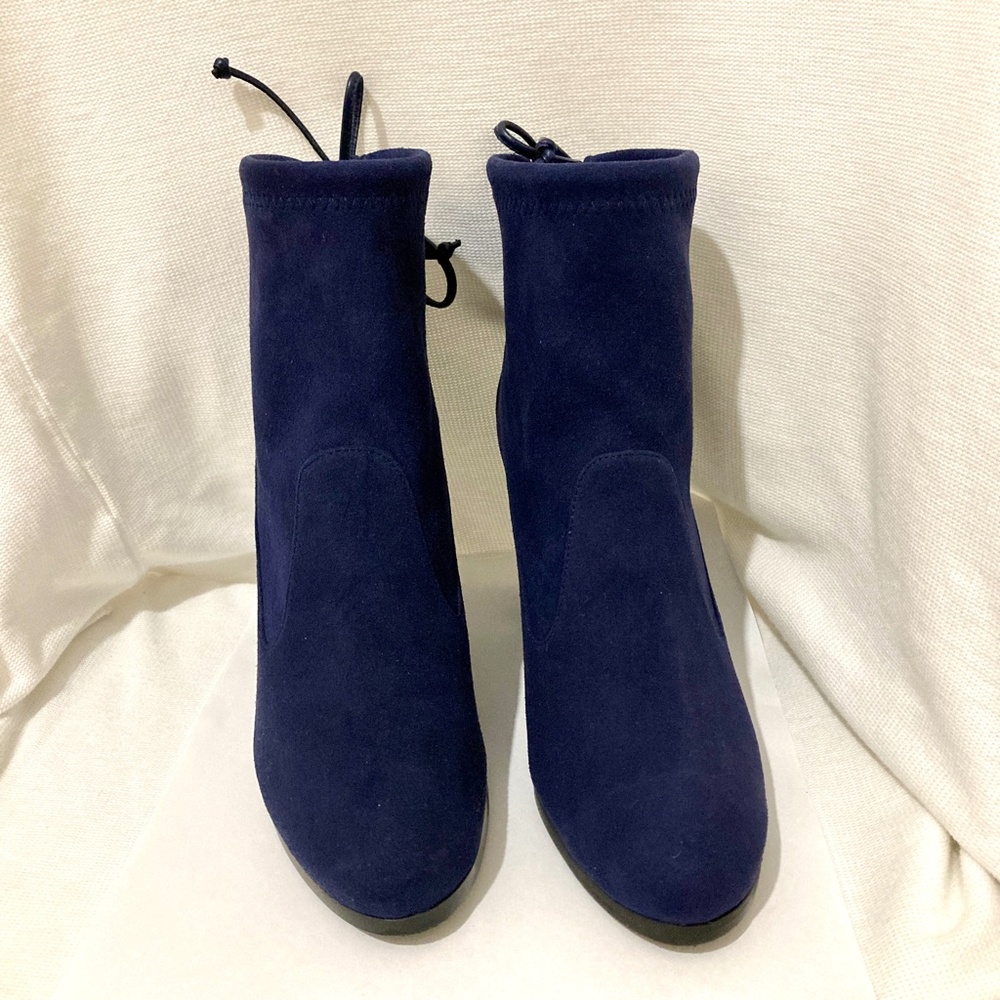 Your Blue Suede Shoes: New Stuart Weitzman, Mitten Back-Tie Booties, Size 6 - Picture 2 of 8